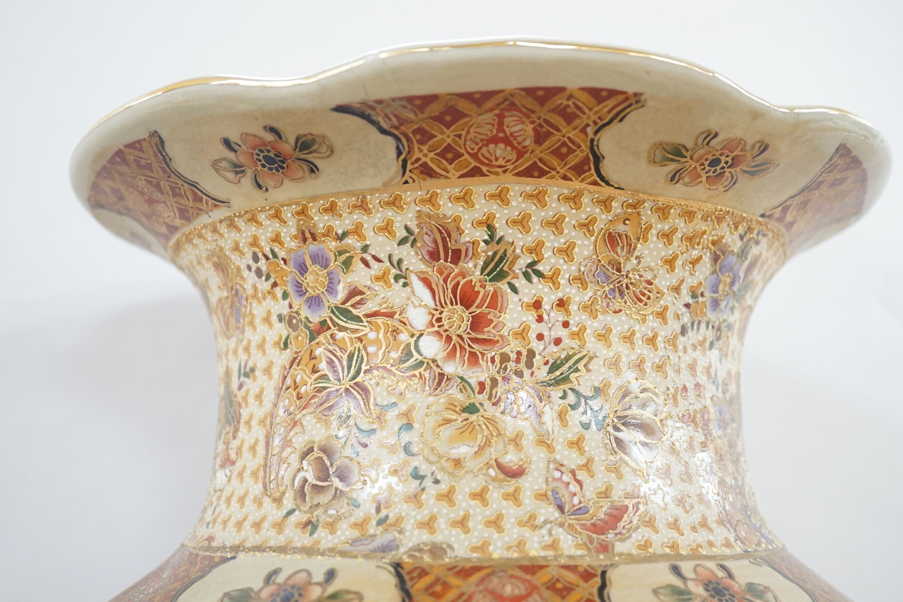 A large Japanese ceramic vase 82cm